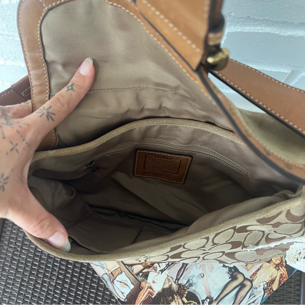 Y2K Coach Rare Signature Soho Suede Purse ๐ค - Picture 6 of 10